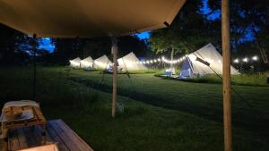 Tentes de luxe Le Brasseur Logements - Tents : photos des chambres