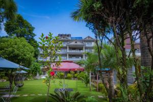 Hotel Crown Himalayas