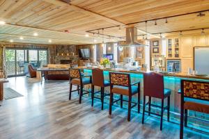 Game Room, Mtn Views! Unit 1 Mi to Heavenly Resort