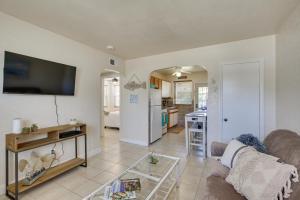 Relaxing Wildwood Crest Retreat with 2 Patios!