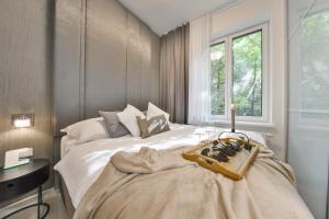 Chalupku - Luxurious apartment 70m2, Jacuzzi, direct centrum, parking included, Air-conditioned, balcony, quiet sleep, best in town