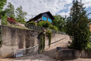 Maisons de vacances Le Grand Nichoir de la Colline - Parking - Wifi : photos des chambres