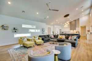 Relax Fireside! Waterfront Family Home in Malakoff