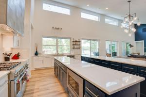 Fire Pit, Pool! Family Malakoff Gem on Cedar Creek