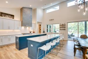 Fire Pit, Pool! Family Malakoff Gem on Cedar Creek