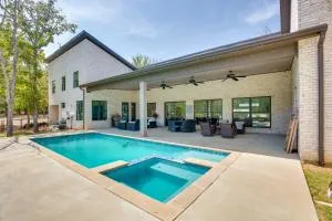 Luxe Waterfront Home in Malakoff with Pool and Hot Tub - Trinidad