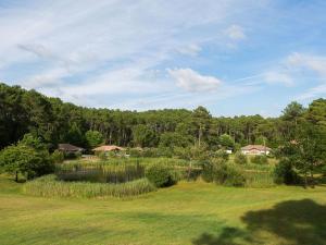 Villas Villa with large garden near Etang de Laprade : photos des chambres