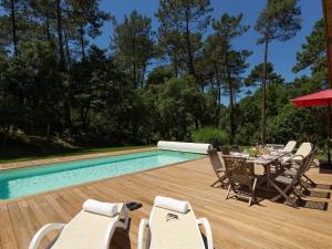 Villas Villa with large garden near Etang de Laprade : photos des chambres