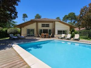 Villas Villa with large garden near Etang de Laprade : photos des chambres