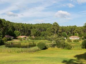 Villas Villa with large garden near Etang de Laprade : photos des chambres