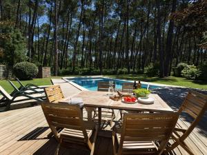 Villas Villa with large garden near Etang de Laprade : photos des chambres