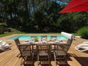 Villas Villa with large garden near Etang de Laprade : photos des chambres