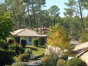 Villas Villa with large garden near Etang de Laprade : photos des chambres