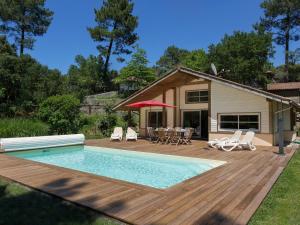 Villas Villa with large garden near Etang de Laprade : photos des chambres