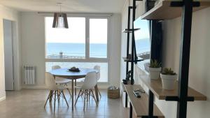 Excelente! 4 personas frente al mar con cochera