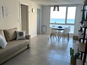 Excelente! 4 personas frente al mar con cochera