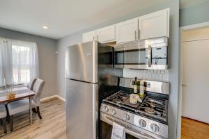 Pet-Friendly Southfield House with Ping-Pong Table!