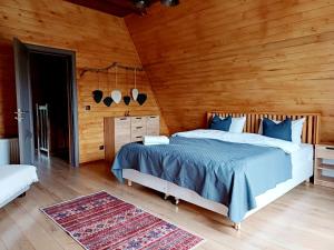 Twin Cabins Cabanele Gemene