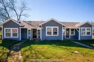 Near Trade Days and the Square and Pets welcome - 矿泉井城