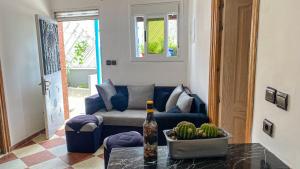 شاطئ الهدوء أمتار - استأجر كوخ محمد الربون ليوم من الاسترخاء