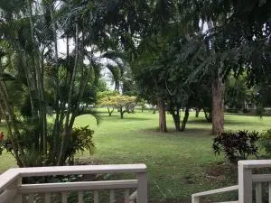 وايميا بلانتيشين كوتيجيز، إيه كوست ريزورت - Kekaha