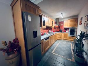 Fernway Residence entire property
