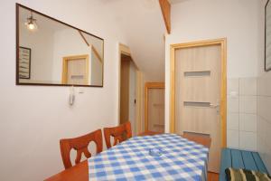 Apartments by the sea Unesic - Unije, Losinj - 8044