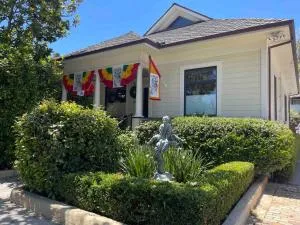 Upscale Downtown Home Walk to Beach shops Bars 2 - Solvang