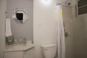One-Bedroom Apartment room in Blu Lime Apartments