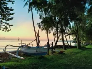 The Lumbung Tejakula - Julah