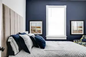 Chic Urban Couples Retreat: Perfect Getaway 'n RVA - 桑兹顿