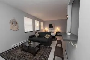 Discover North Side Chicago from Modern Studio APT - Lincolnwood