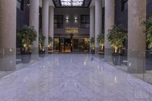 Luxury 2BR Close to Boulevard extra maid room