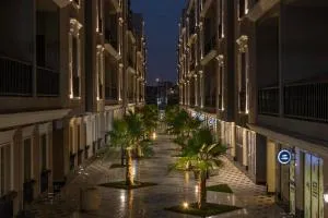 luxury 3BD Condo Near the Boulevard - ‘Ilb