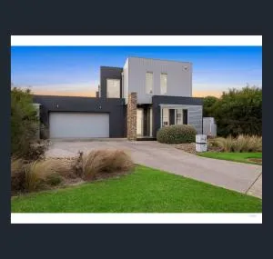 St Georges Luxury Beach House - Connewarre