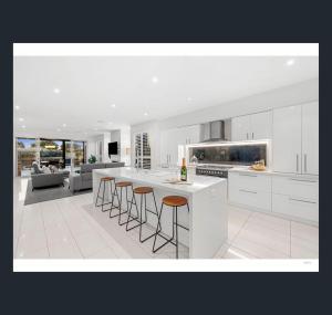 St Georges Luxury Beach House