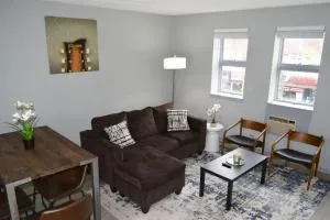 Cozy North Side Chicago APT for Exploring - Lincolnwood