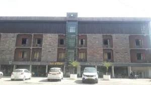 Hotel S R Castle - Manglutān