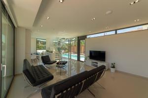 Luxury Villa Glass - 200 meters From The Beach no6