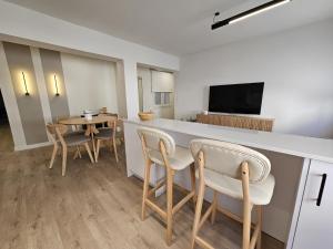 1A102 Moderno y amplio apartamento by R2R Consulting