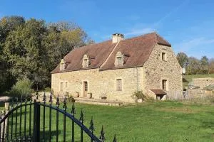 Villa spacieuse avec piscine chauffée, à coté de Sarlat - Les Eyzies-de-Tayac-Sireuil
