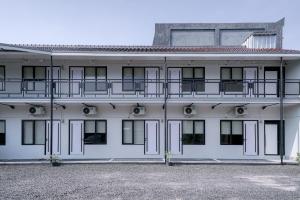 RedDoorz Syariah At Jalan Endro Suratmin Lampung