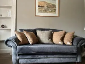 An Steisean with office - Comet apartments - ميلنغافي