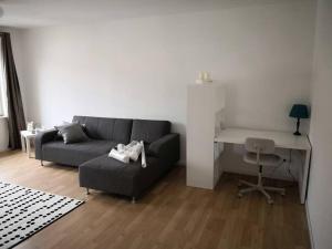 Zentrum, helle und ruhige möblierte DG-Wohnung zwischen Steintor und Uni