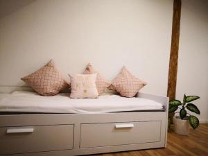 Zentrum, helle und ruhige möblierte DG-Wohnung zwischen Steintor und Uni