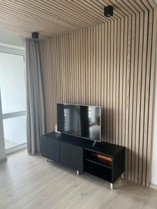 Nuomojamas Butas su visais patogumais ir tik 50 m. Iki jūros