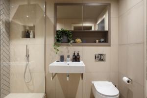 9 Kings, Hudson Quarters- FREE PARKING