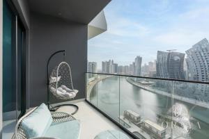 Oraya - Studio With Jaw-Dropping Canal and Burj Views - Business bay