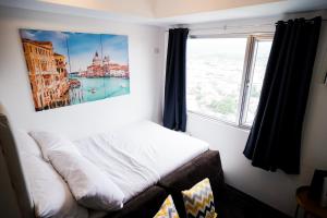 Modern Designed Studio Condo Near Ayala Centrio