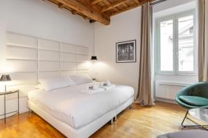 Eclectica Living by Navona Square
